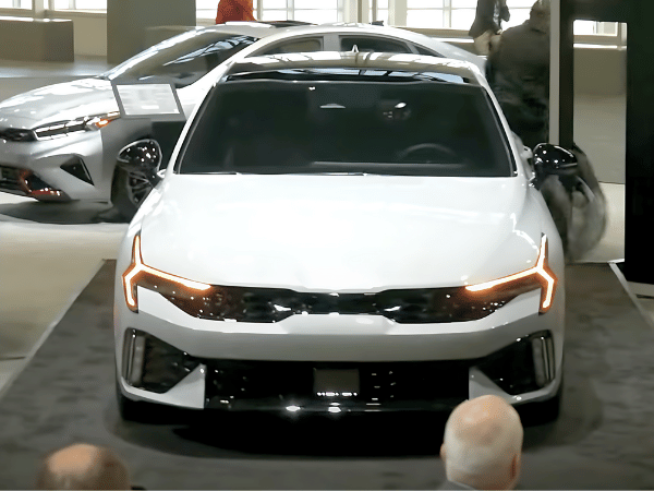 Kia K5 refresh sedan