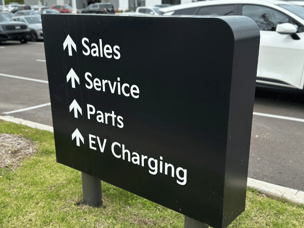 Kia Dealership Sign in Fayetteville, AR