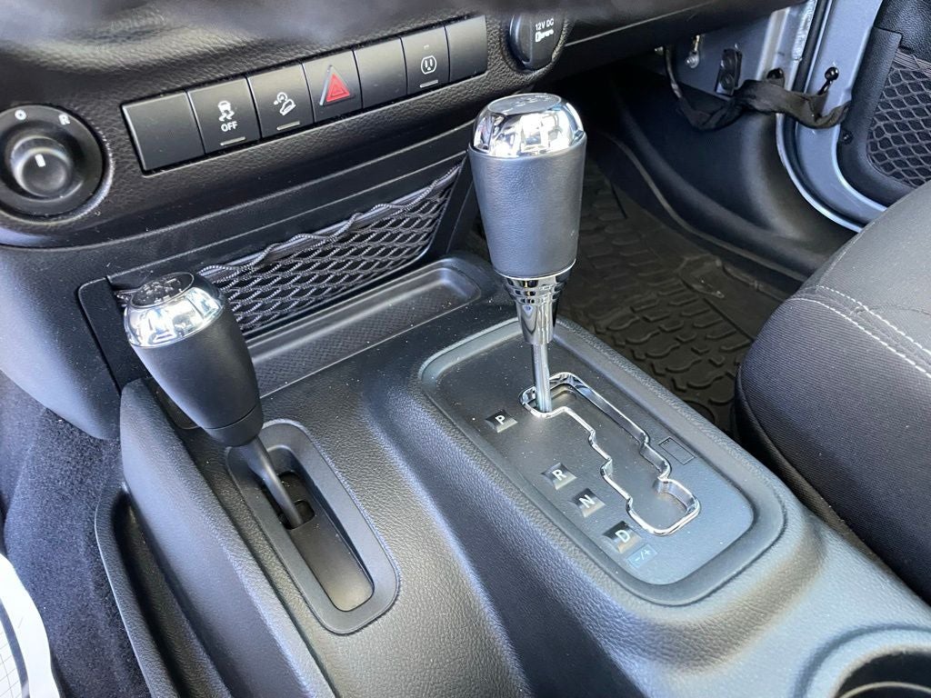 2017 Jeep Wrangler Unlimited Sahara - KEYLESS ENTRY / HEATED MIRRORS