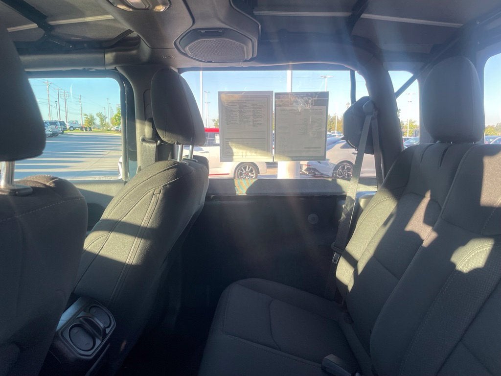 2019 Jeep Wrangler Sport - LOW MILES / BACKUP CAMERA