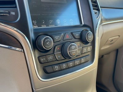 2017 Jeep Grand Cherokee Limited - PANORAMIC SUNROOF / VENTILATED SEATS