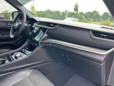 2025 Jeep Grand Cherokee Altitude - RAIN SENSING WIPERS / APPLE CARPLAY