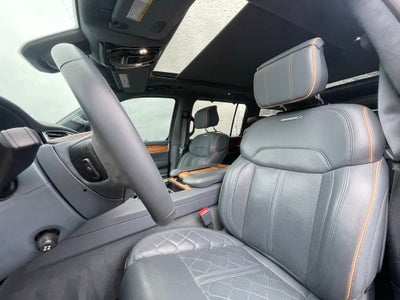 2022 Jeep Grand Wagoneer Series II - PANORAMIC SUNROOF / VENTILATED SEATS