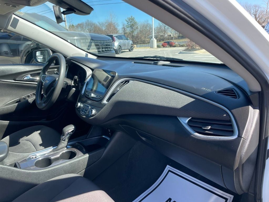 2022 Chevrolet Malibu LT - PUSH BUTTON START / APPLE CARPLAY