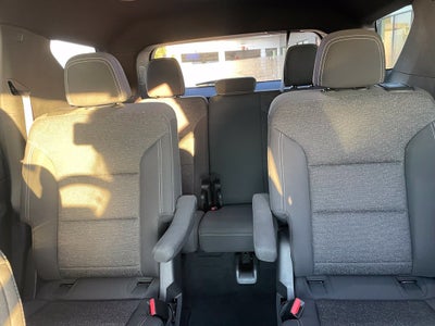 2025 Chevrolet Traverse LT - NAVIGATION / 27 MPG