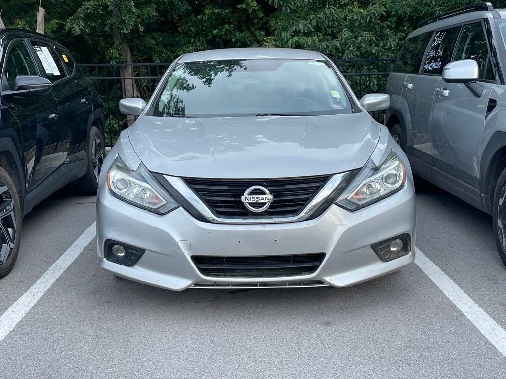 Used 2017 Nissan Altima SV with VIN 1N4AL3APXHC271141 for sale in Fayetteville, AR