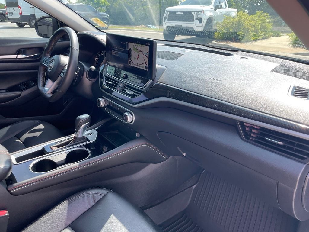 2024 Nissan Altima 2.5 SR - MOONROOF / BLIND SPOT MONITOR