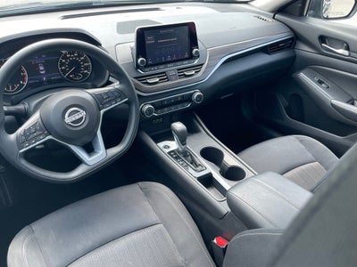 2025 Nissan Altima 2.5 SV - 39 MPG / REMOTE START