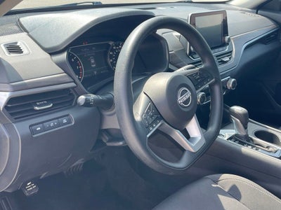 2025 Nissan Altima 2.5 SV - 39 MPG / REMOTE START