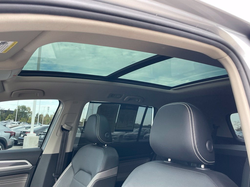 2023 Volkswagen Atlas 3.6L V6 SEL Premium R-Line - PANORAMIC MOONROOF / VENTILATED SEATS