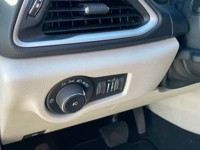 2024 Chrysler Pacifica Touring L - POWER LIFTGATE / DRIVER SEAT MEMORY