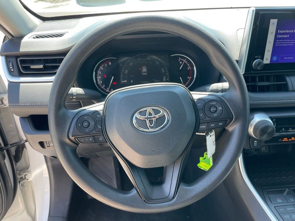 2025 Toyota RAV4 LE - WIRELESS APPLE CARPLAY / 30 MPG