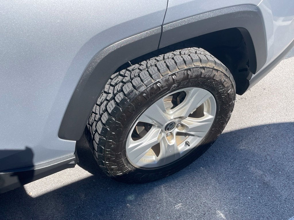 2021 Toyota RAV4 XLE - APPLE CARPLAY / AWD