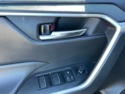 2024 Toyota RAV4 XLE - BLIND SPOT MONITOR / 7 INCH DISPLAY