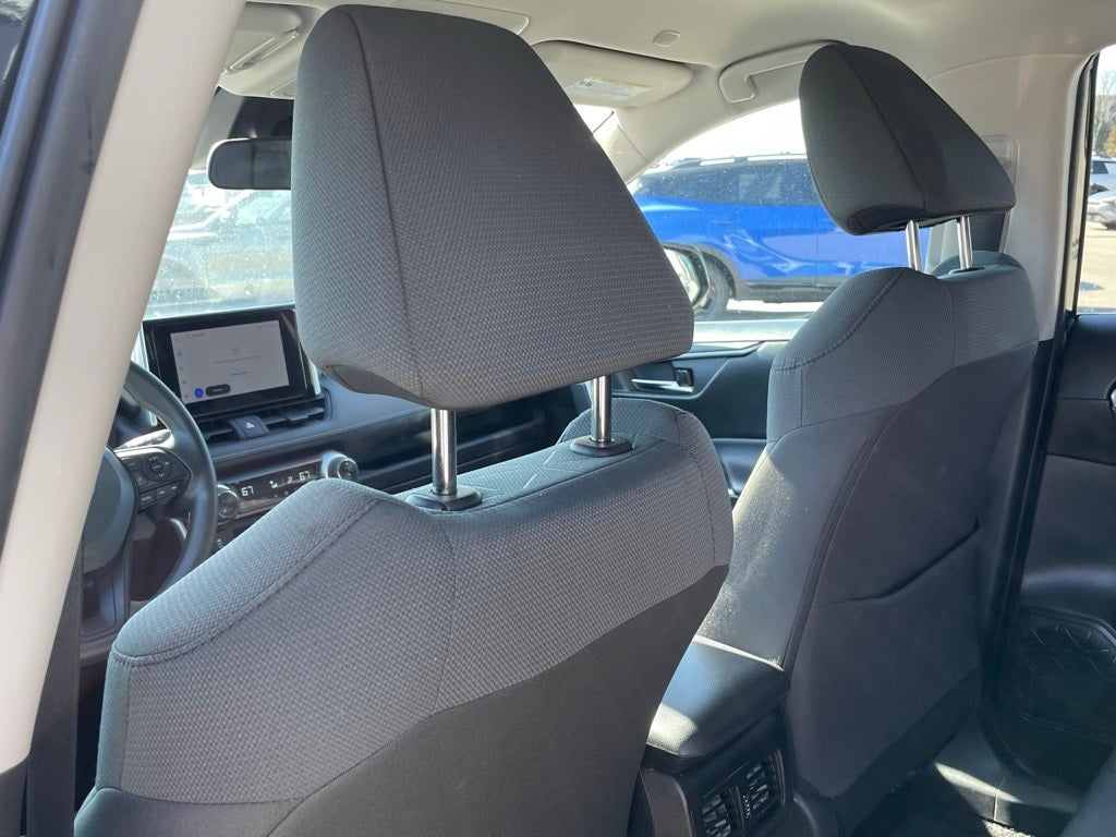 2024 Toyota RAV4 XLE - BLIND SPOT MONITOR / 7 INCH DISPLAY