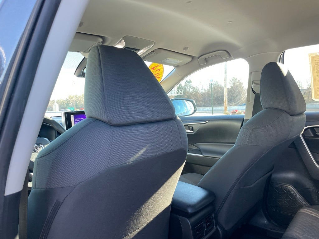 2024 Toyota RAV4 XLE - WIRELESS CARPLAY / LANE DEPARTURE ALERT