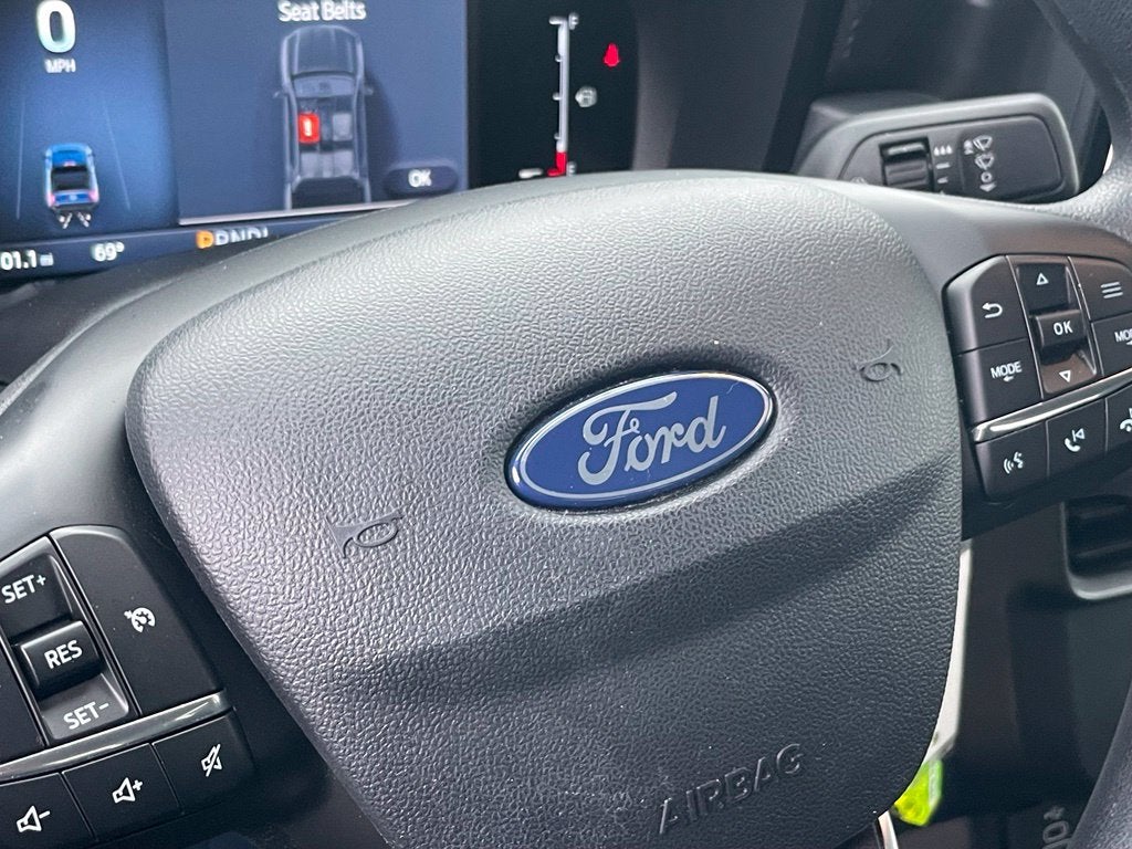2025 Ford Maverick XL - AWD / 30 MPG