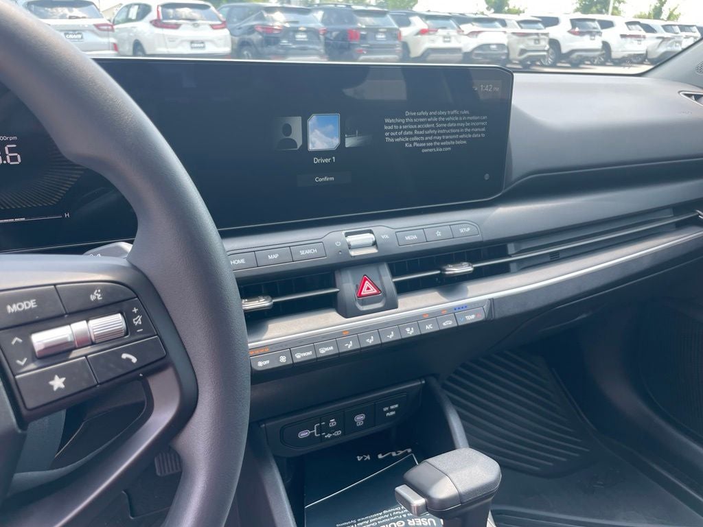 2026 Kia K4 LXS