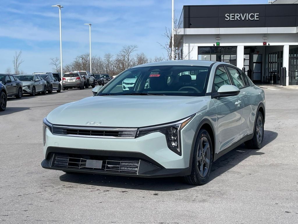2026 Kia K4 LXS