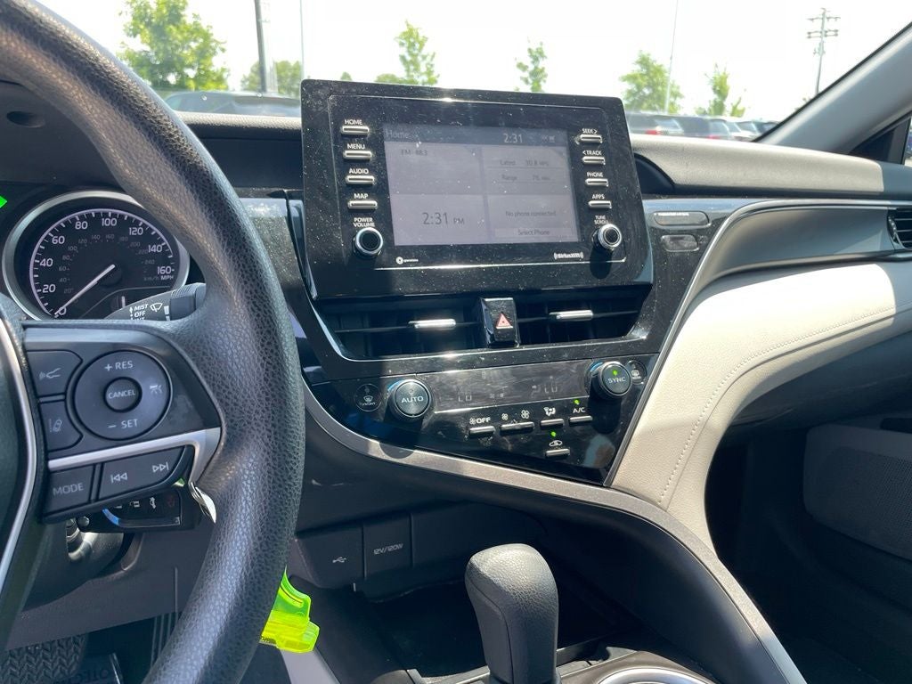 2022 Toyota Camry LE - APPLE CARPLAY / 8 WAY POWER DRIVER SEAT