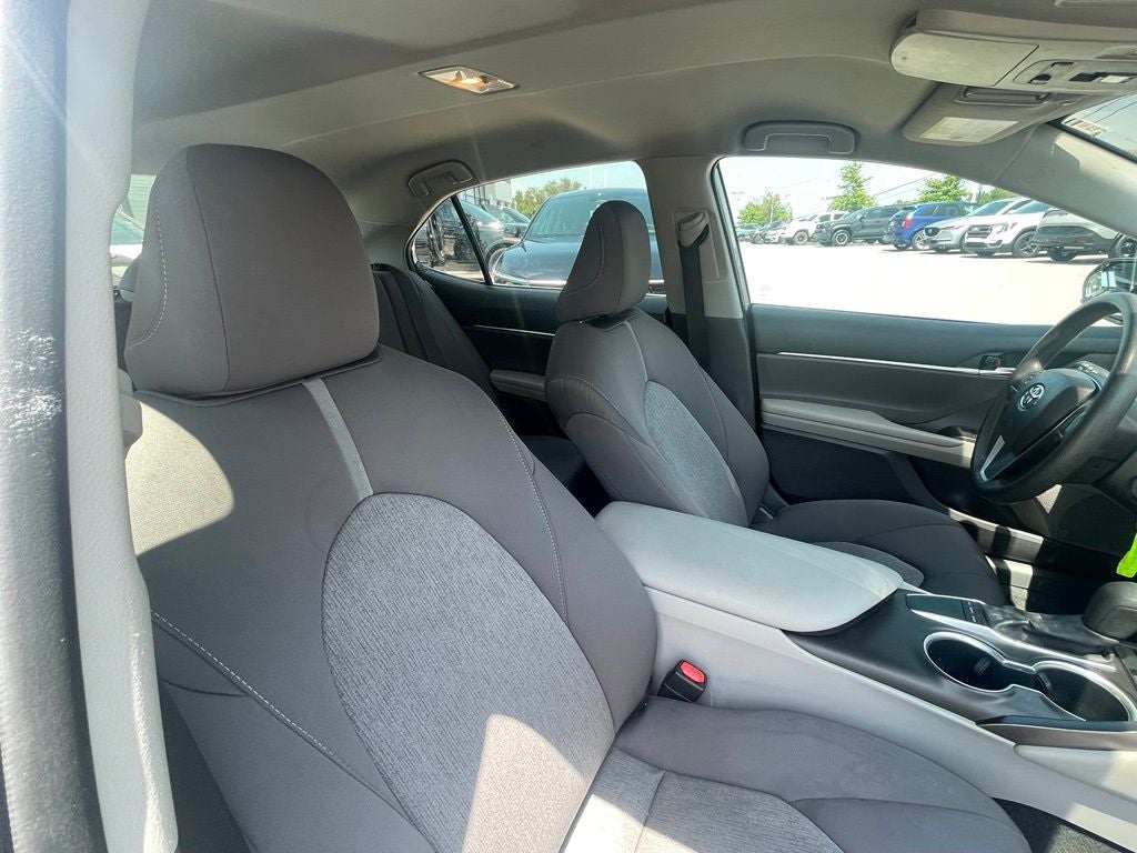 2022 Toyota Camry LE - APPLE CARPLAY / 8 WAY POWER DRIVER SEAT