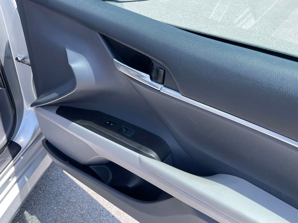 2022 Toyota Camry LE - APPLE CARPLAY / 8 WAY POWER DRIVER SEAT