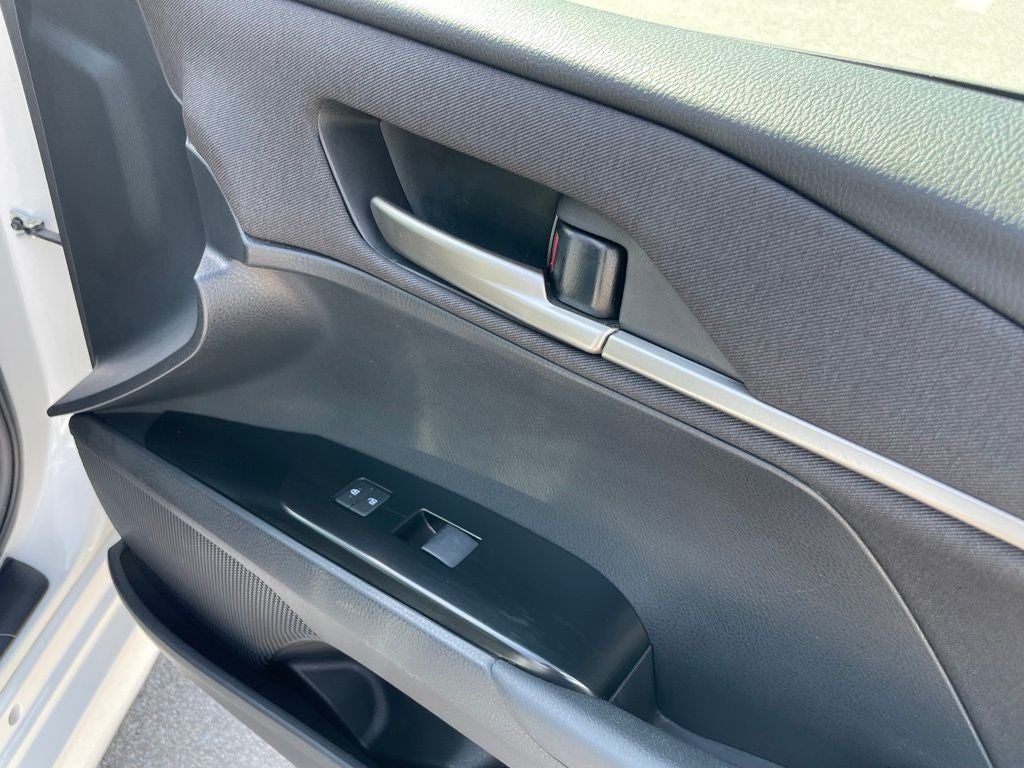 2025 Toyota Camry LE - 53 MPG / APPLE CARPLAY