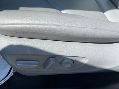 2021 Toyota Highlander XLE - MOONROOF / LEATHER