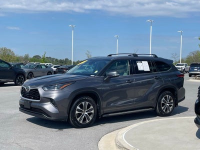 2021 Toyota Highlander XLE - MOONROOF / LEATHER