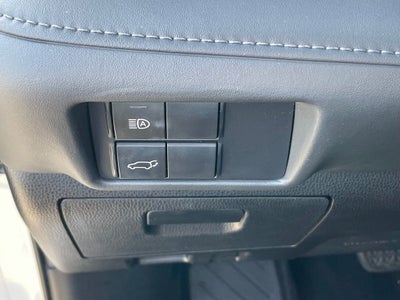 2022 Toyota Highlander XLE - POWER MOONROOF / APPLE CARPLY