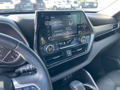 2022 Toyota Highlander XLE - POWER MOONROOF / APPLE CARPLY