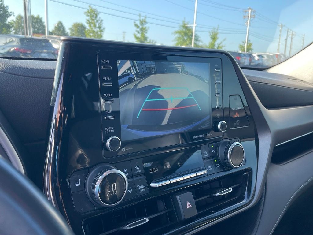 2022 Toyota Highlander XLE - POWER MOONROOF / APPLE CARPLY