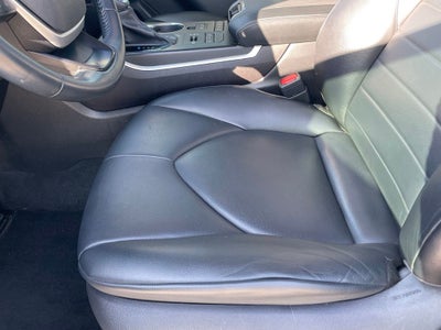 2022 Toyota Highlander XLE - POWER MOONROOF / APPLE CARPLY