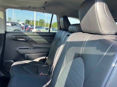 2022 Toyota Highlander XLE - POWER MOONROOF / APPLE CARPLY