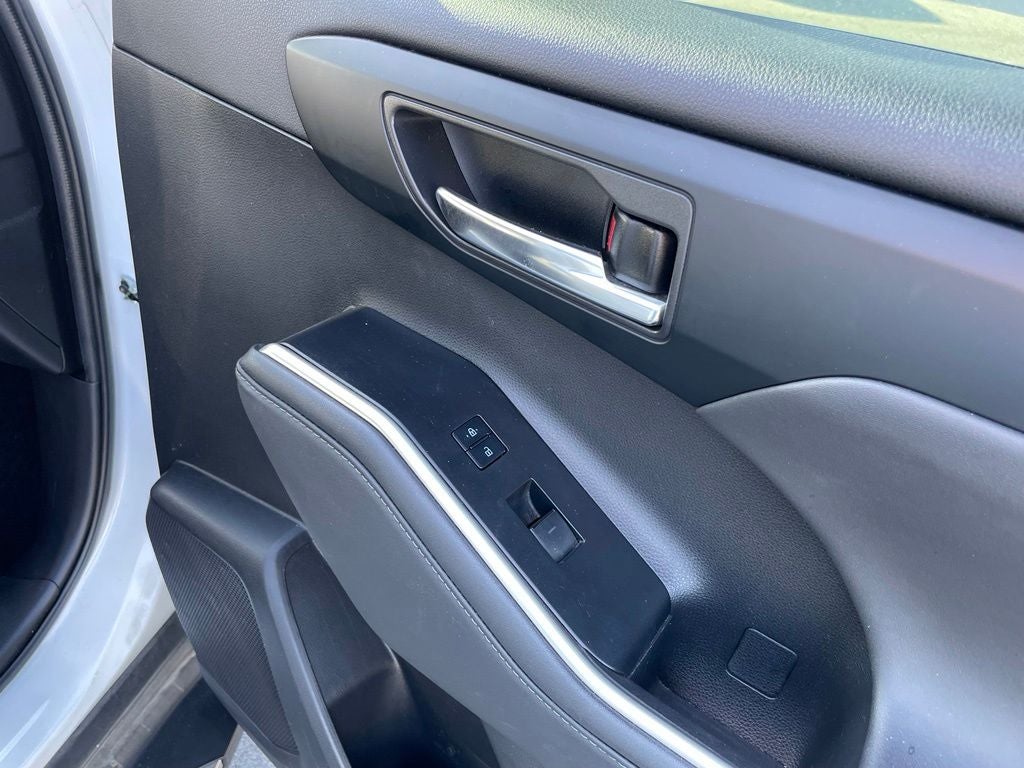 2022 Toyota Highlander XLE - POWER MOONROOF / APPLE CARPLY