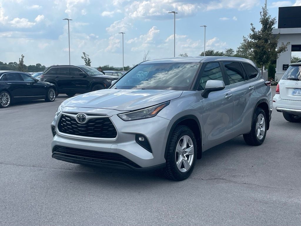 2024 Toyota Highlander LE - 3RD ROW / POWER LIFTGATE