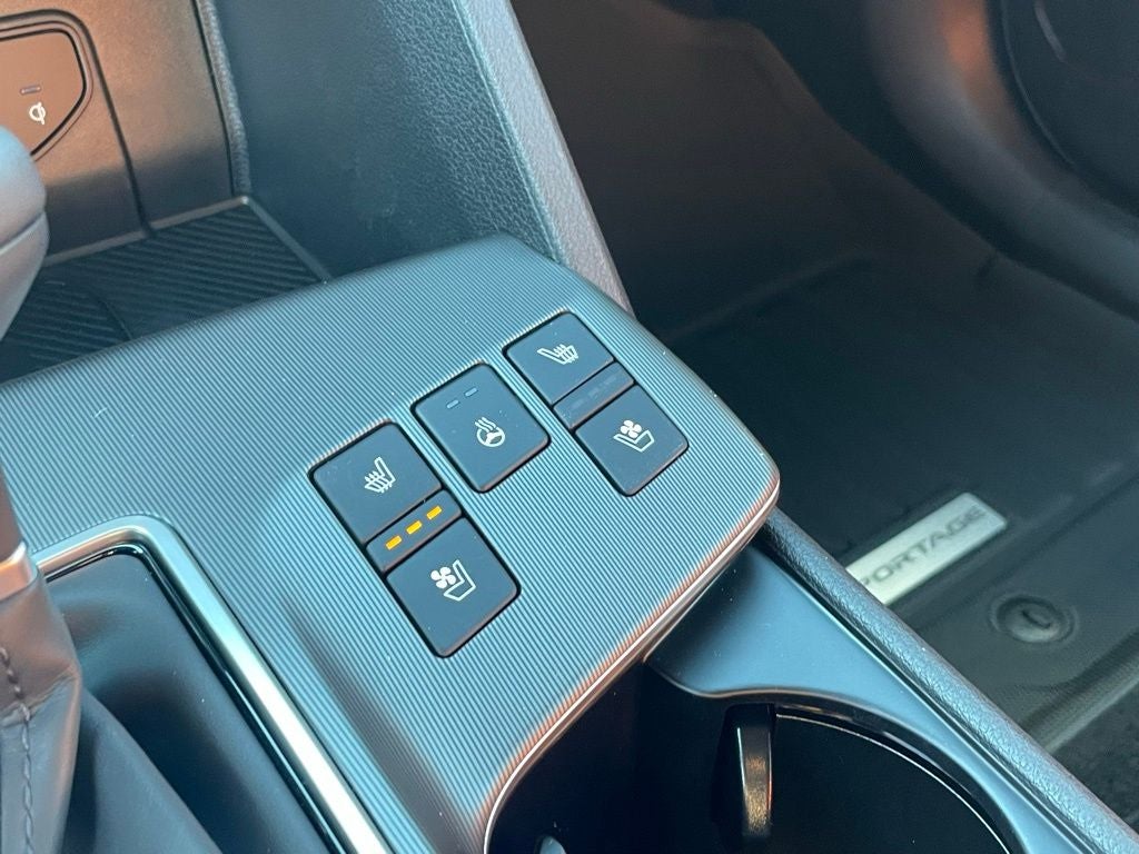 2026 Kia Sportage SX-Prestige - CARMINE RED INTERIOR COLOR PKG
