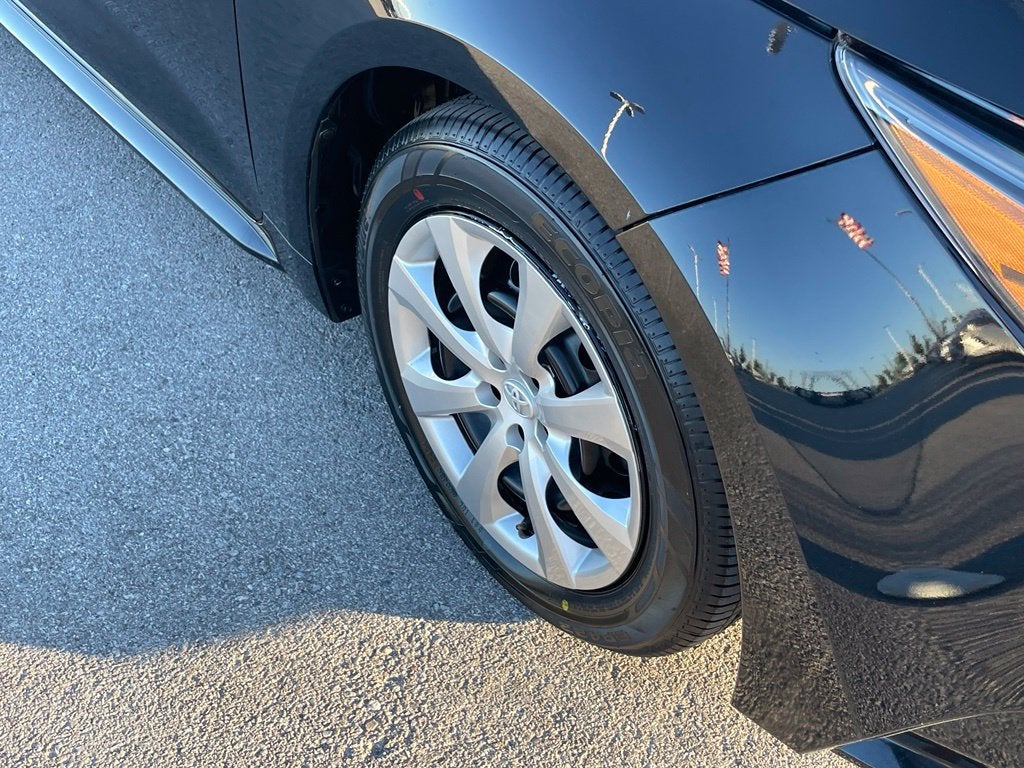 2025 Toyota Corolla LE - 41 MPG / APPLE CARPLAY