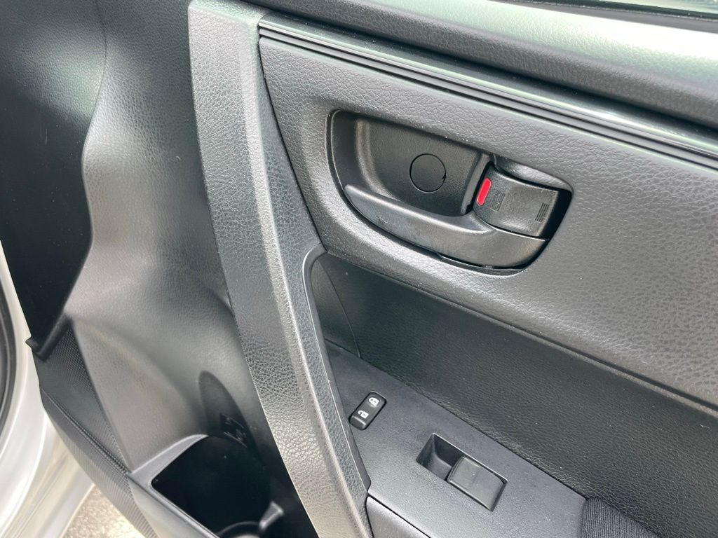 2018 Toyota Corolla L - CD PLAYER / 36 MPG