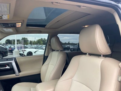 2018 Toyota 4Runner SR5 Premium - 1 OWNER / CLEAN CARFAX