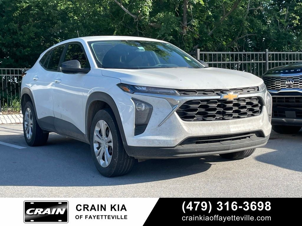 2025 Chevrolet Trax LS's photo