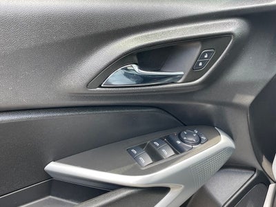 2025 Chevrolet Trax LS - LANE KEEP ASSIT / APPLE CARPLAY