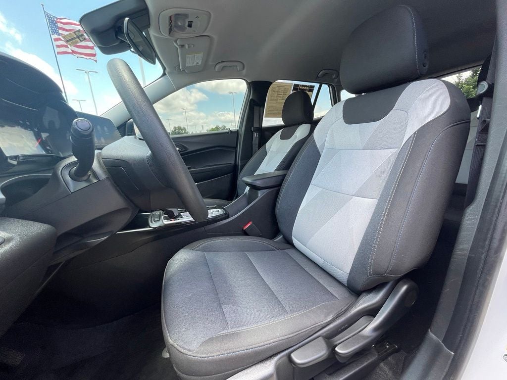 2025 Chevrolet Trax LS - LANE KEEP ASSIT / APPLE CARPLAY