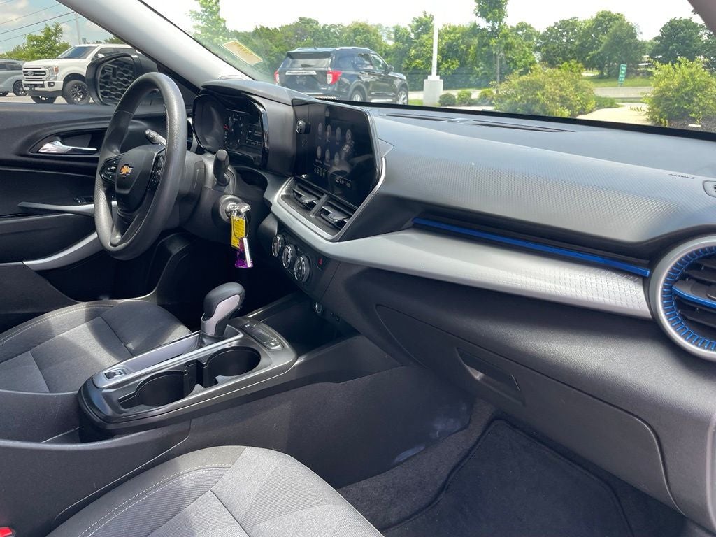 2025 Chevrolet Trax LS - LANE KEEP ASSIT / APPLE CARPLAY