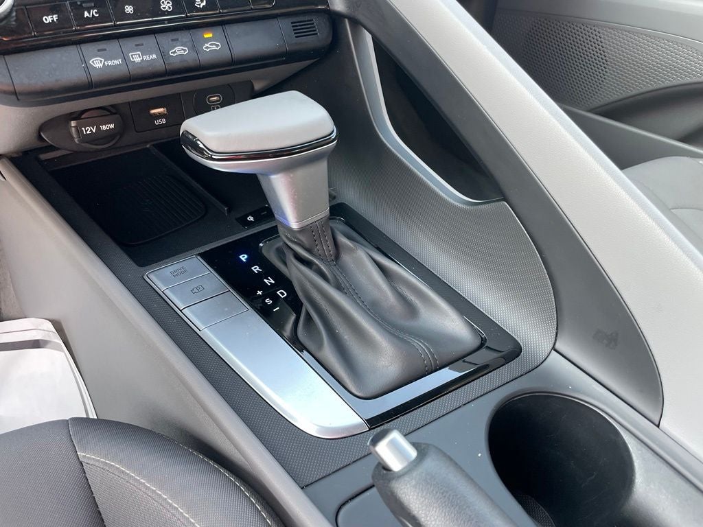 2025 Hyundai Elantra SEL Sport - 39 MPG / APPLE CARPLAY