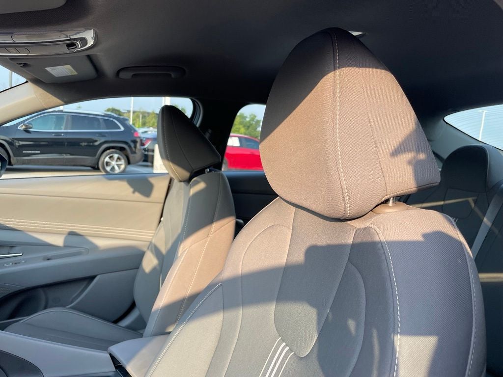 2025 Hyundai Elantra SEL Sport - 39 MPG / APPLE CARPLAY