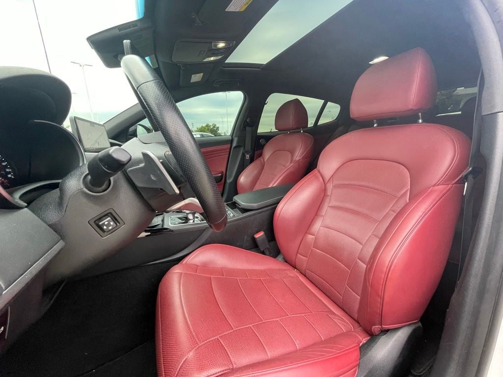 2022 Kia Stinger GT2 - RED INTERIOR PKG / ALL WHEEL DRIVE