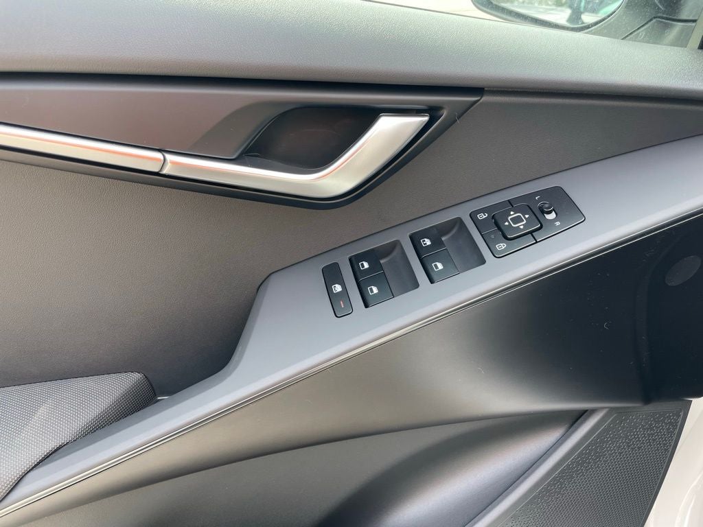 2026 Kia Niro LX