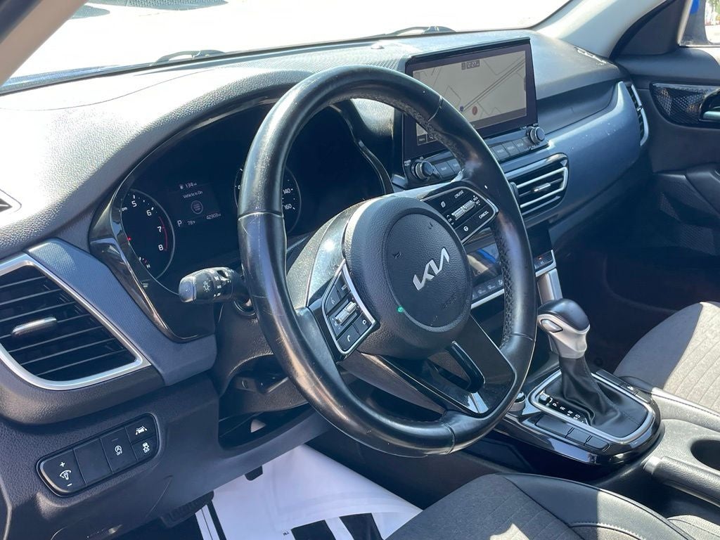 2023 Kia Seltos S - KIA CERTIFIED / NAVIGATION PKG