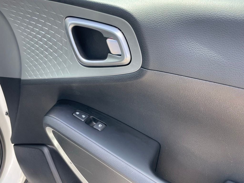 2020 Kia Soul LX - MANUAL TRANSMISSION